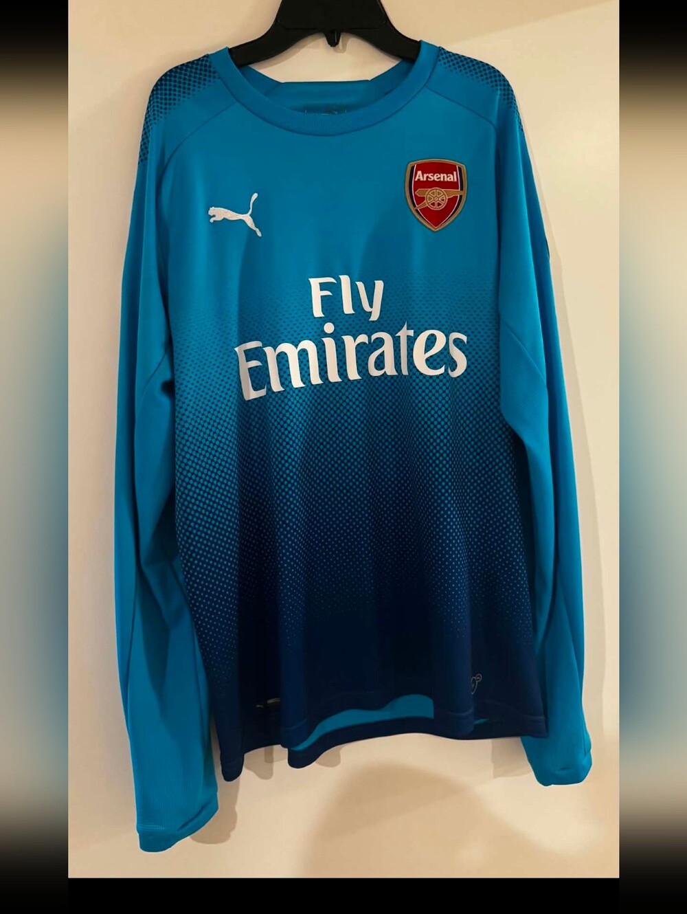 Mkhitaryan Arsenal Size Medium Long sleeve Puma Jersey Kit 2017/2018 Away #7